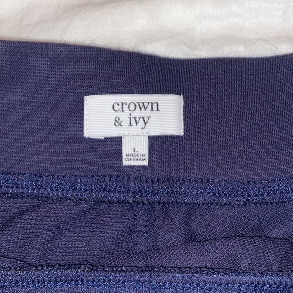 Crown & IvySold - Picture 3 of 5